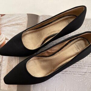 JOAN & DAVID Circa Luxe Black "Cidaily" Pumps with Patent Leather Pump: Size 9M